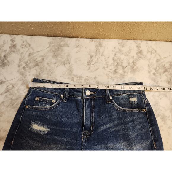 Time and Tru Women's High Rise‎ Distressed Denim Shorts Size 4 - Picture 4 of 6